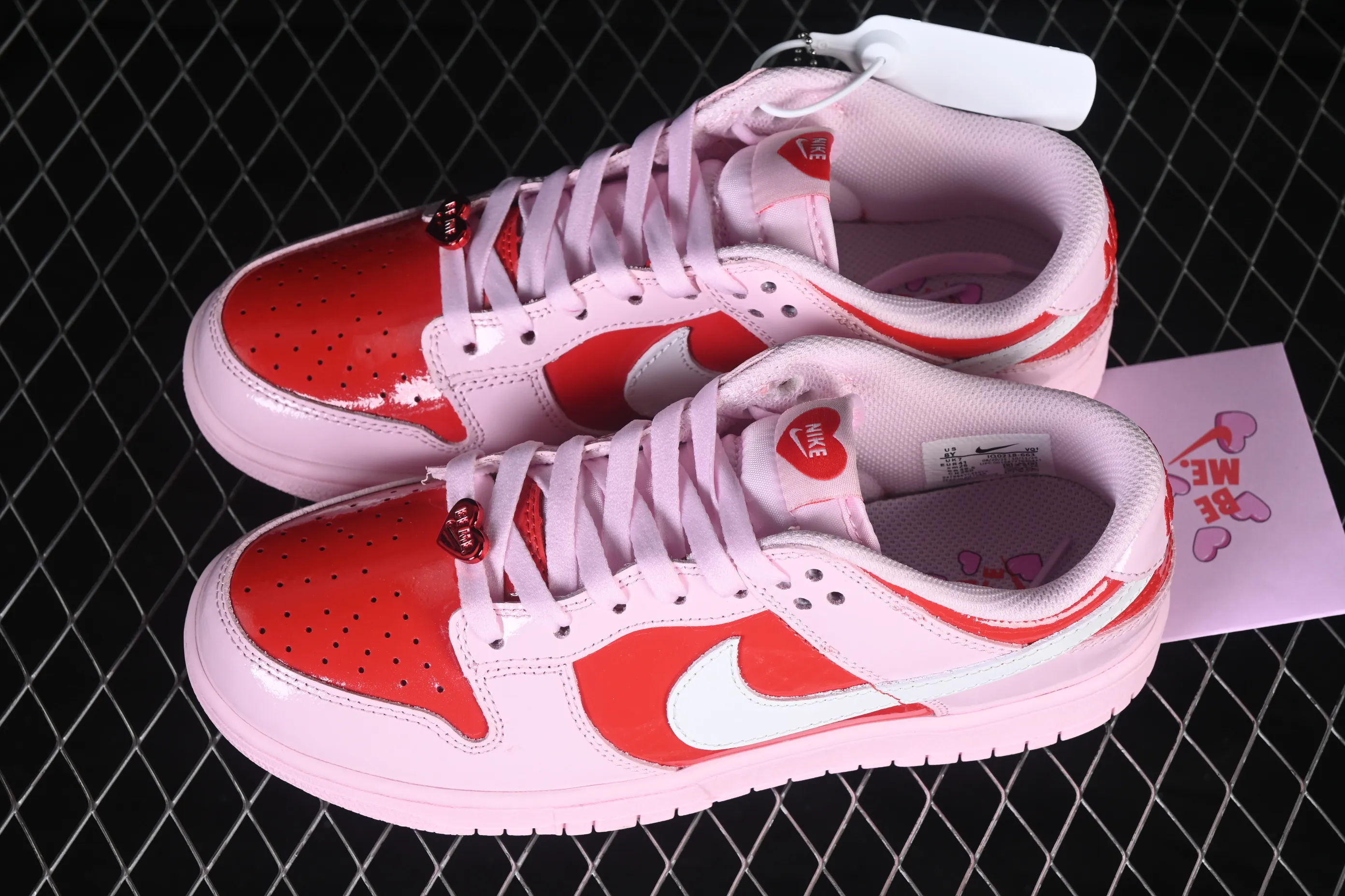All categories Nk SB Dunk series Nk SB Dunk Low low-top sneakers Nike SB Dunk Low Valentine's Day limited low-top casual skateboard shoes IQ0218-663